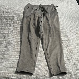 Men’s Old Navy tapered athletic pants